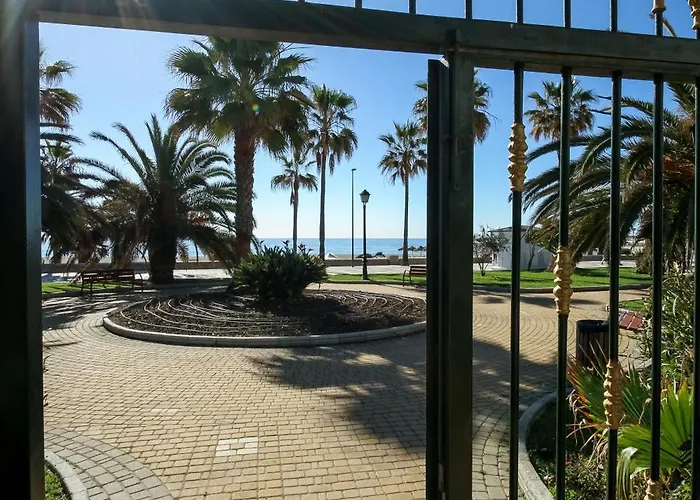 Banus - Playa Rocio Access Complex